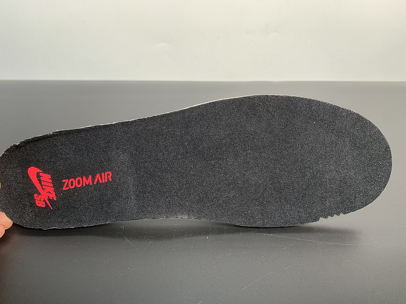 Gundam x Nike SB Dunk High DH7717-100​