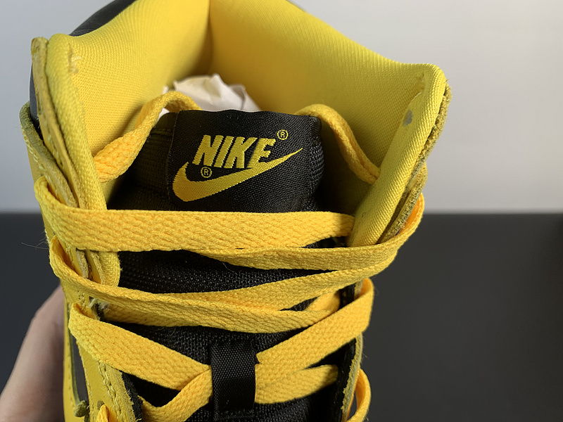 Nike Dunk Varsity Maize  CZ8149-002