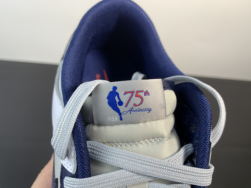 NIKE DUNK LOW EMB NBA 75TH ANNIVERSARY BROOKLYN NETS DD3363-001