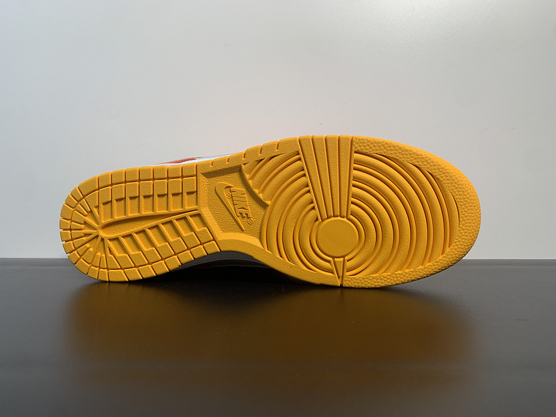 Dunk Low “Golden Orange”DQ4690 800