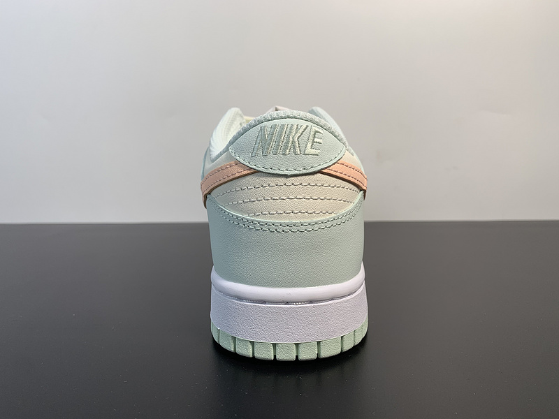 Dunk Low “Barely Green”DD1503-104