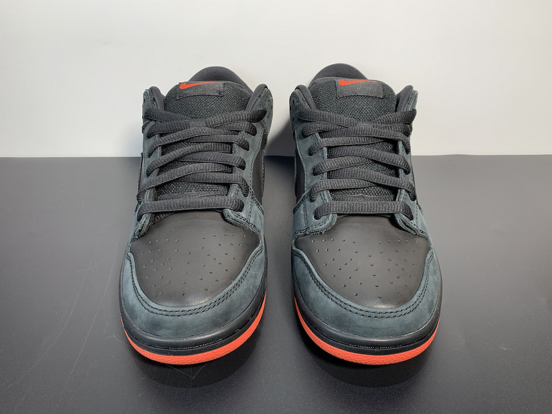 Staple x Nike SB Dunk Low 883232-008