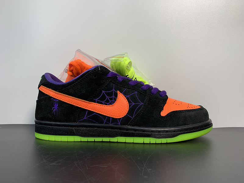 NK SB Dunk Low Night of Mischief BQ6817-006