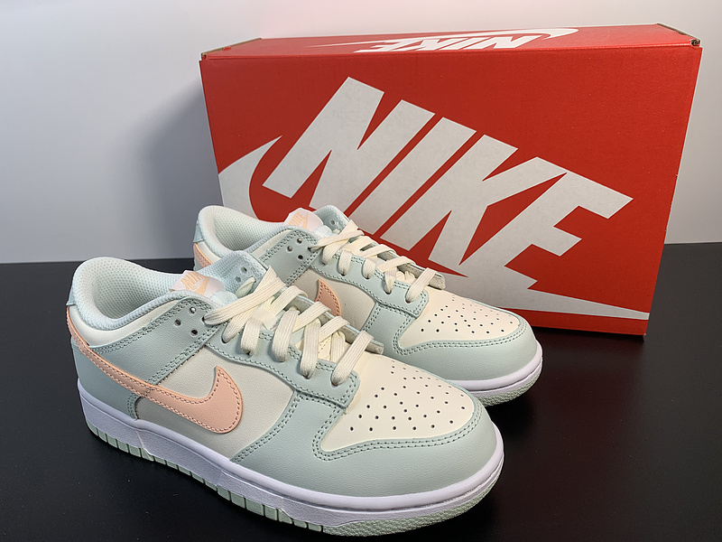 Dunk Low “Barely Green”DD1503-104