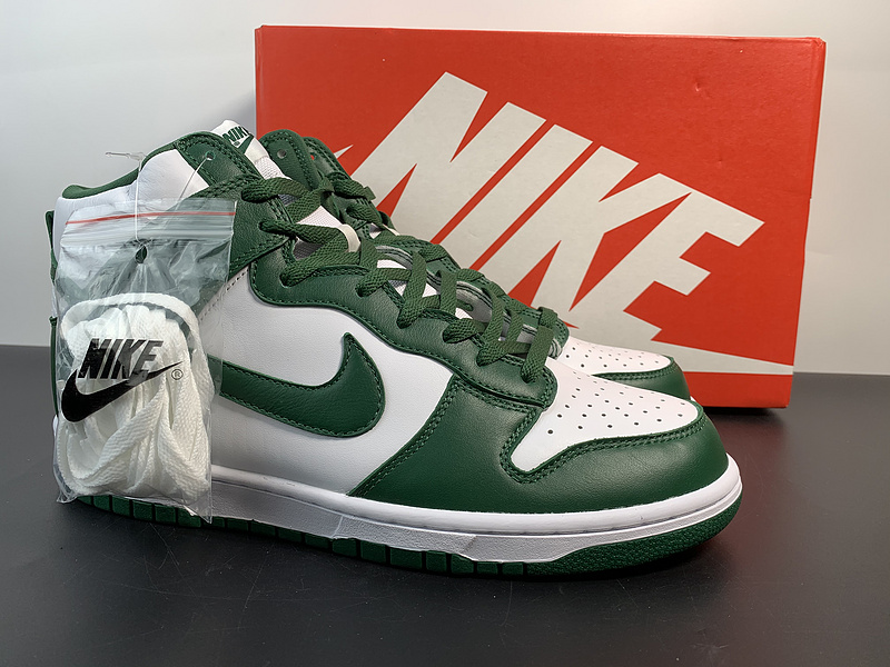 Nike SB Dunk High Pro