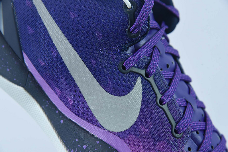 NK Zoom KOBE 8 555035-500