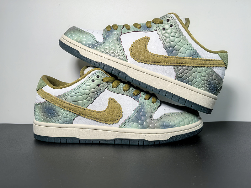 Alexis Sablone x Dunk Low SB 'Chameleon' HJ3386-300