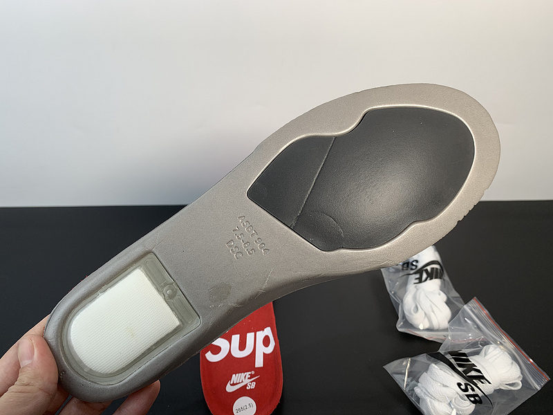 Nike SB Dunk High “Team Crimson”307385-141