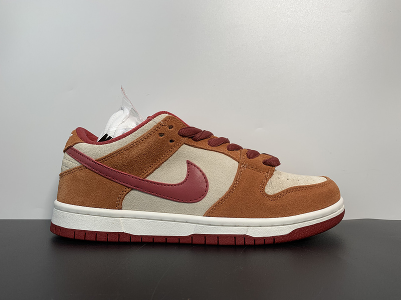 复制SB Dunk Low Pro“Russet Cedsr”BQ6817-202