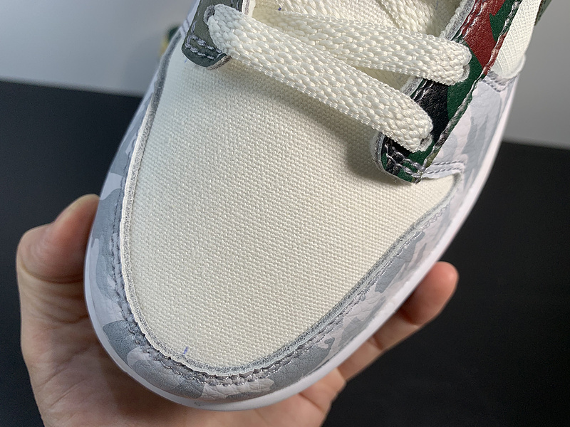 Nike SB Dunk Low SE  DH0957-100​