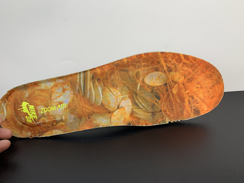 NK SB Dunk Low Night of Mischief BQ6817-006