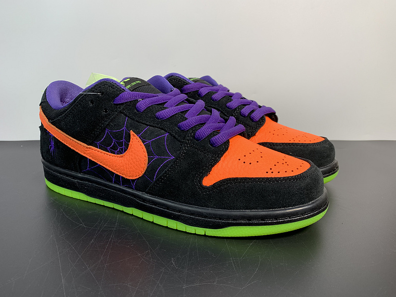 NK SB Dunk Low Night of Mischief BQ6817-006