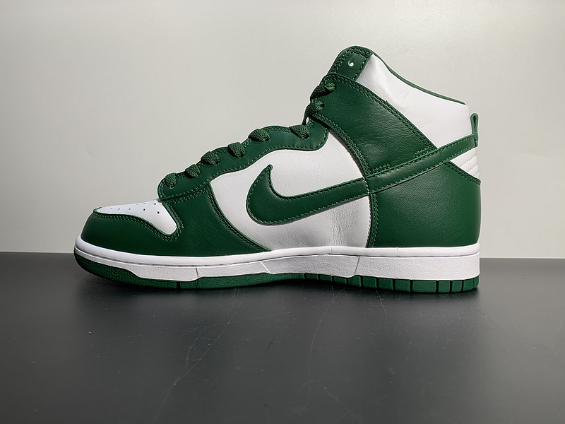 Nike SB Dunk High Pro