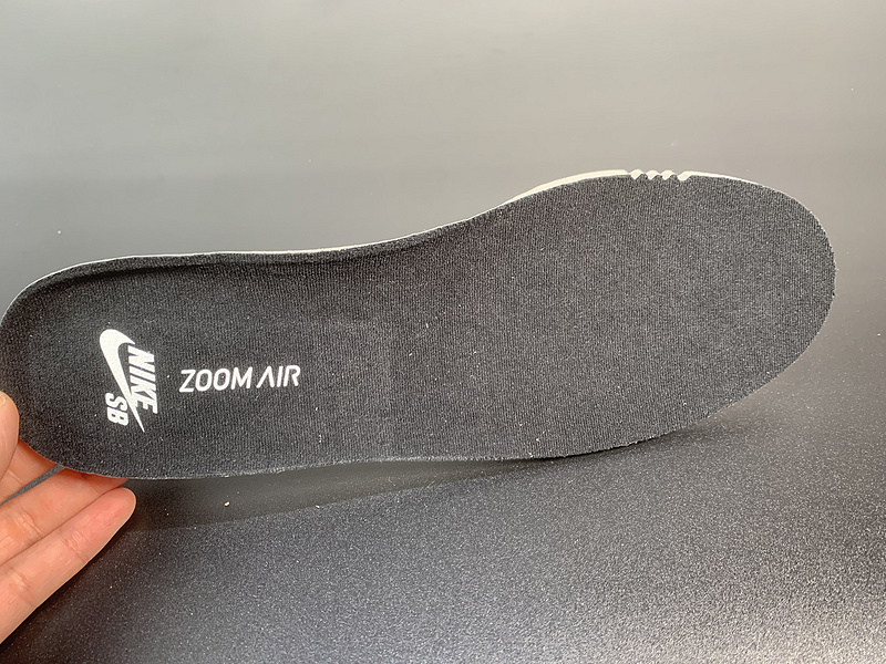 Nike SB Dunk Low  BQ6817-011