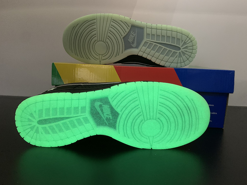 LPL x Nike SB Dunk Low DO2327-011