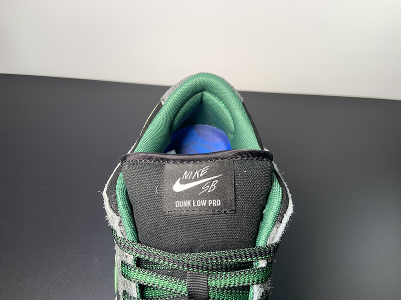 There Skateboards x Nike Dunk SB HF7743-001