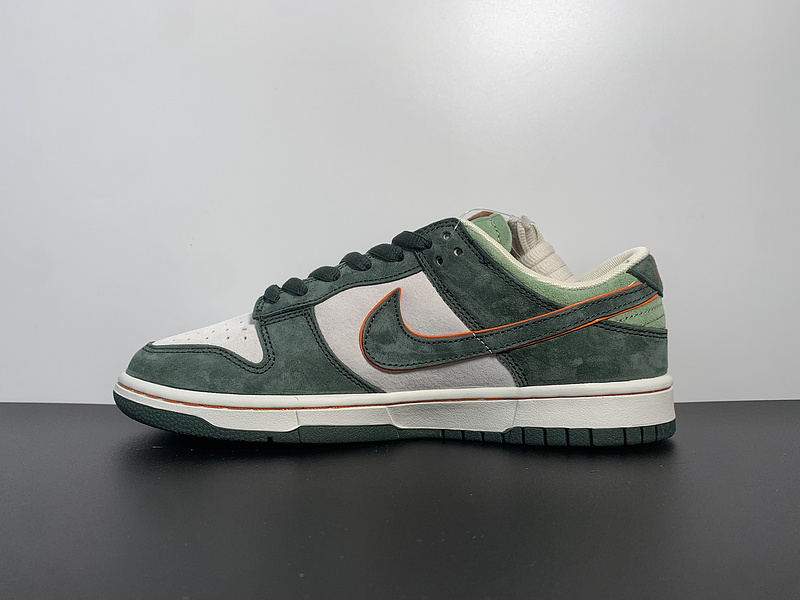 Otomo Katsuhiro x Nike SB Dunk Low 
