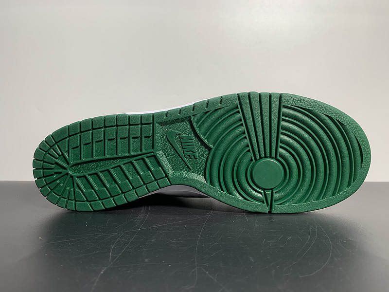 Nike SB Dunk High Pro