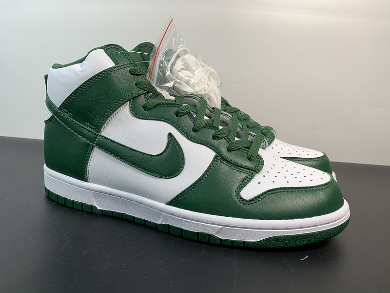 Nike SB Dunk High Pro