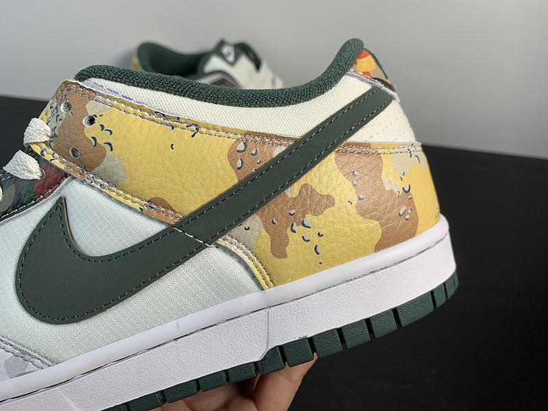 Nike SB Dunk Low SE  DH0957-100​