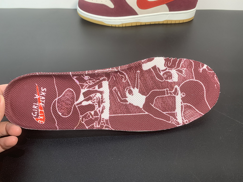 Skate Like a Girl x NK SB Dunk Low DX4589-600