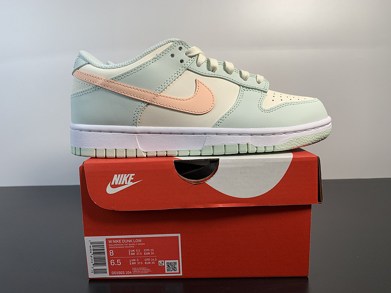 Dunk Low “Barely Green”DD1503-104