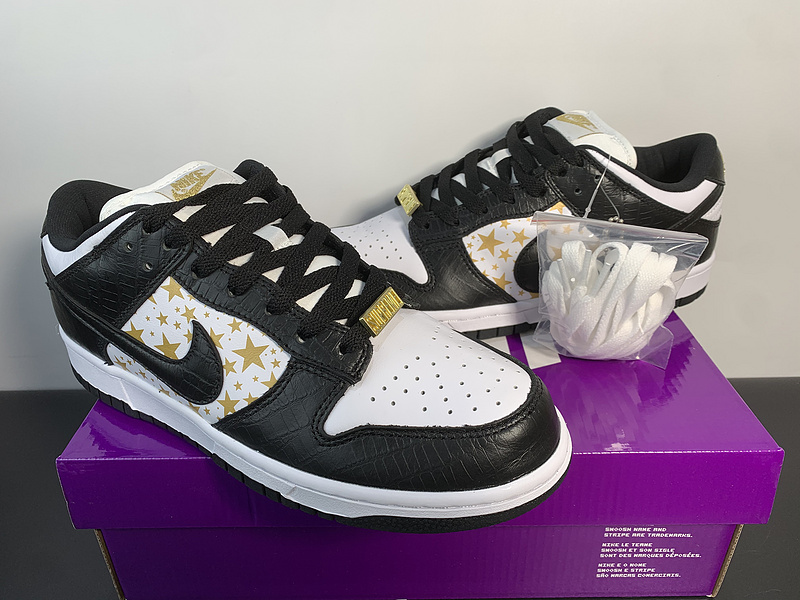 Supreme x Nike SB Dunk Low DH3228-102