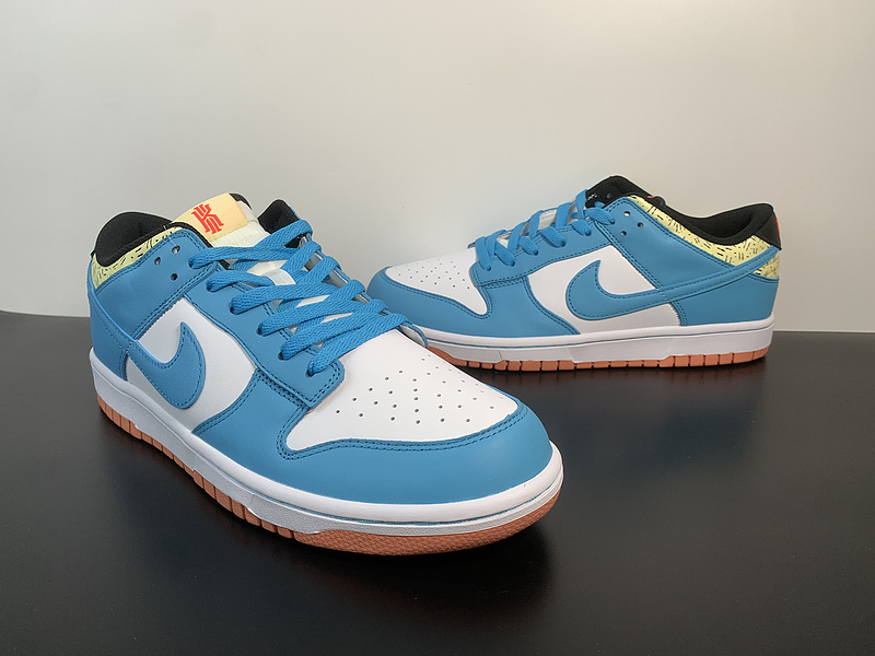 Nike Dunk Low SE Kyrie DN4179-400