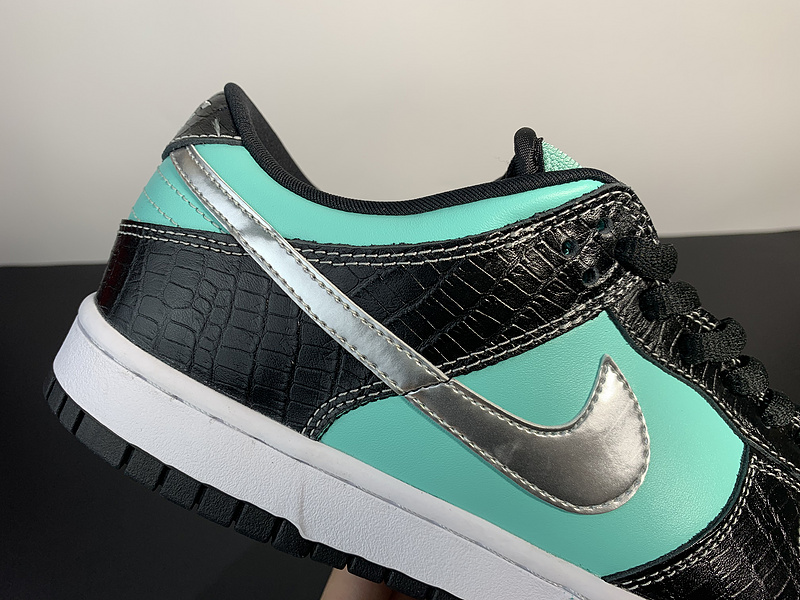 Diamond Supply Co. X NK SB Dunk Low Pro“Tiffany”304292-402