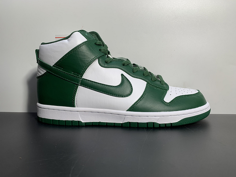 Nike SB Dunk High Pro