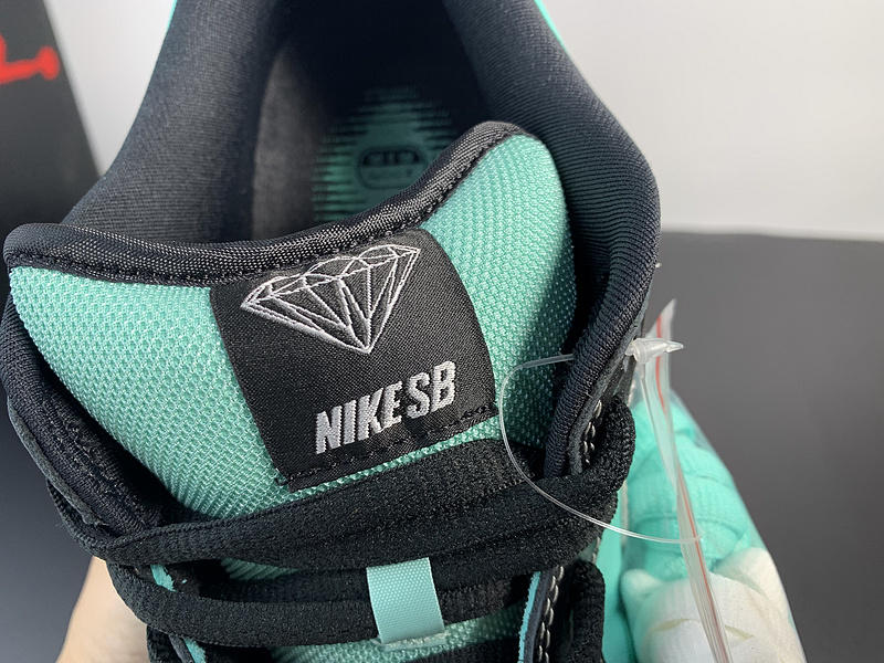 Diamond Supply Co. X NK SB Dunk Low Pro“Tiffany”304292-402