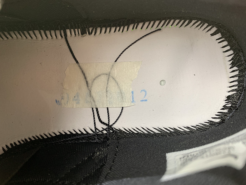 Off-White x Nike Air Rubber Dunk “Green Strike” CU6015-00