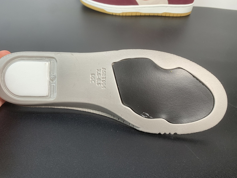 Skate Like a Girl x NK SB Dunk Low DX4589-600