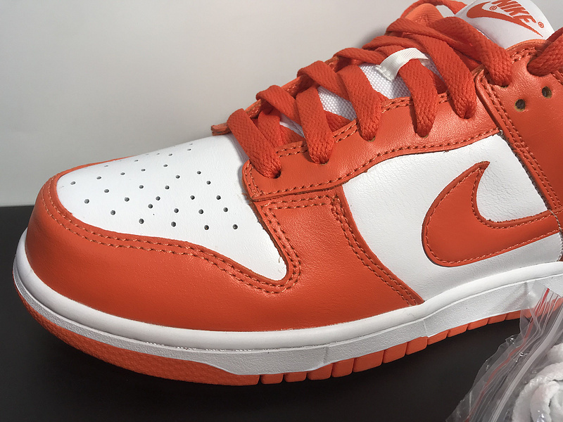 NIKE SB DUNK LOW NCAA CU1726-101