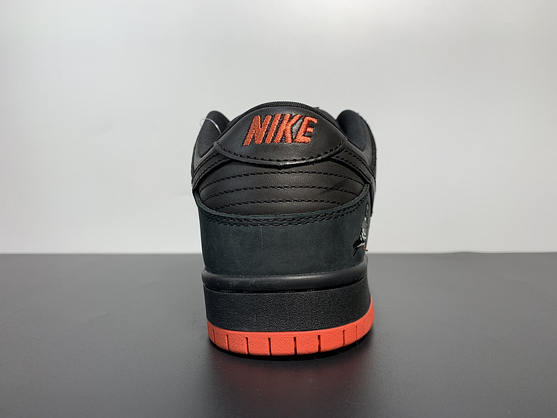 Staple x Nike SB Dunk Low 883232-008