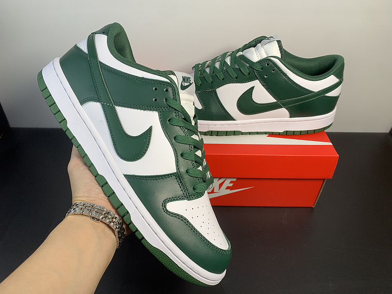 Nike SB Dunk Low Pro 
