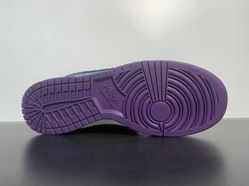 Nike Dunk Low “Chenille Swoosh”DQ7683-100