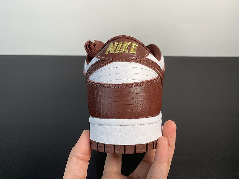 Nike SB Dunk Low DH3228 10