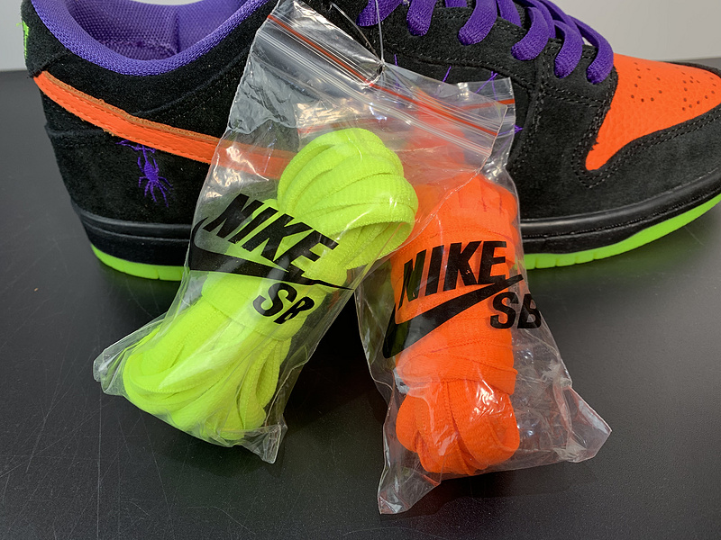 NK SB Dunk Low Night of Mischief BQ6817-006