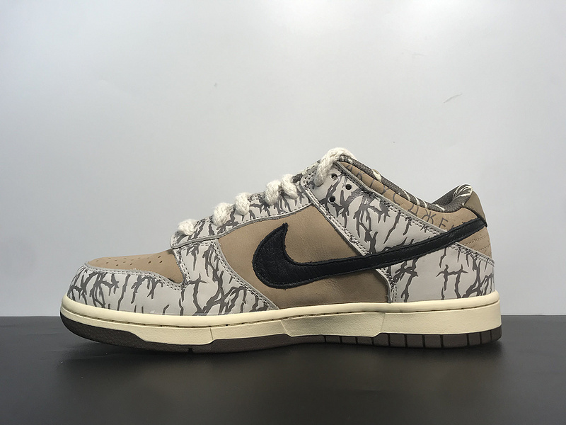 Travis Scott x Dunk SB CT5053-002