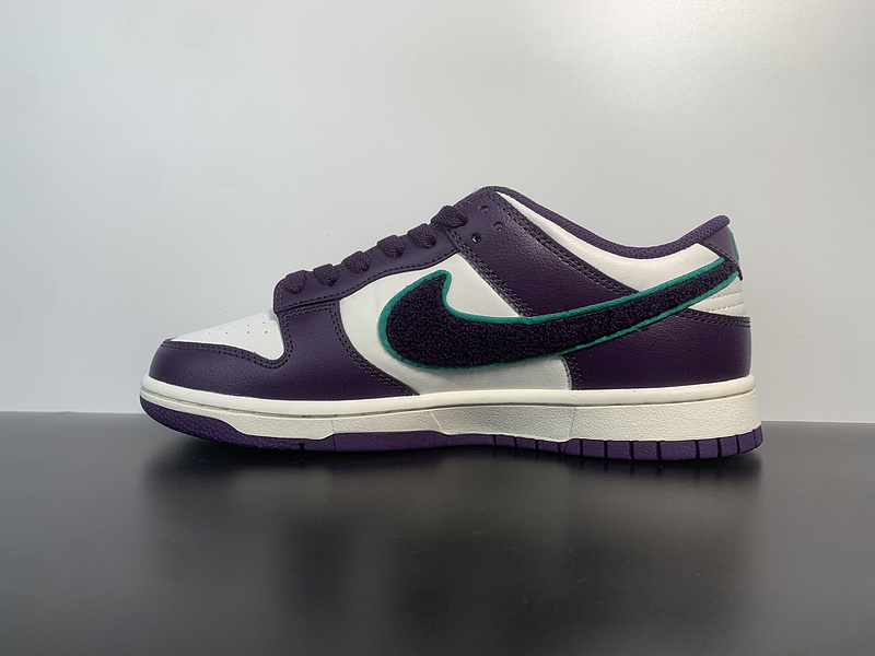 Nike Dunk Low “Chenille Swoosh”DQ7683-100