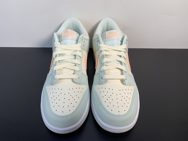 Dunk Low “Barely Green”DD1503-104