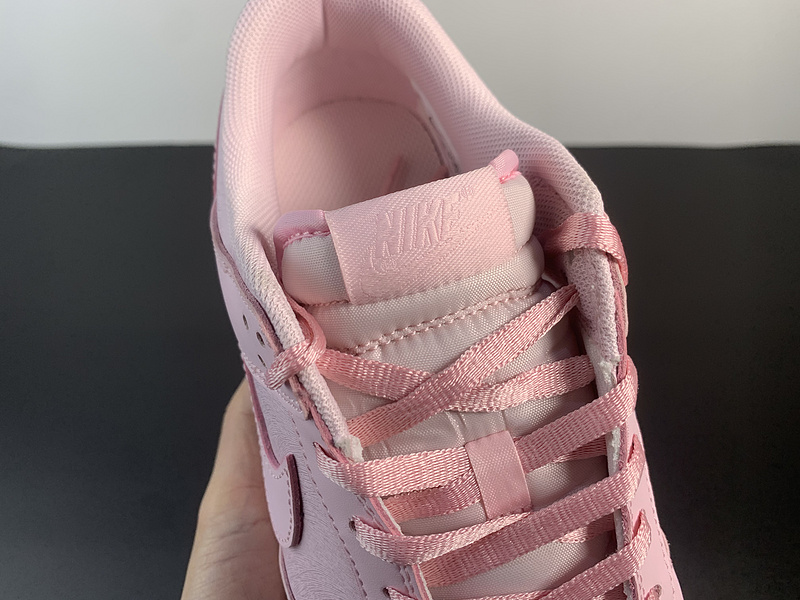 NIKE DUNK Low SE（GS）921803-601