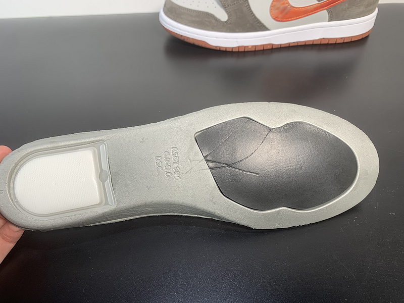 Crushed Skate Shop x Nike SB Dunk Low DH7782-001