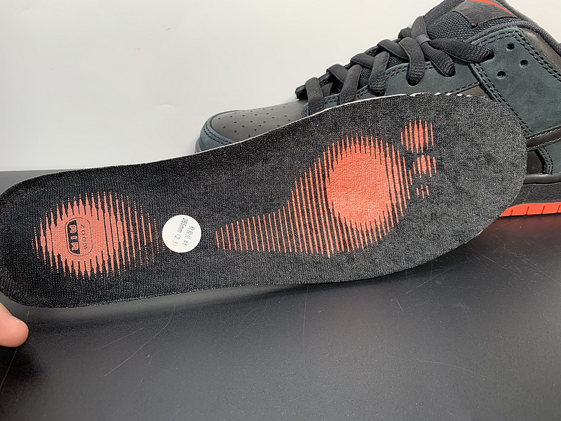 Staple x Nike SB Dunk Low 883232-008