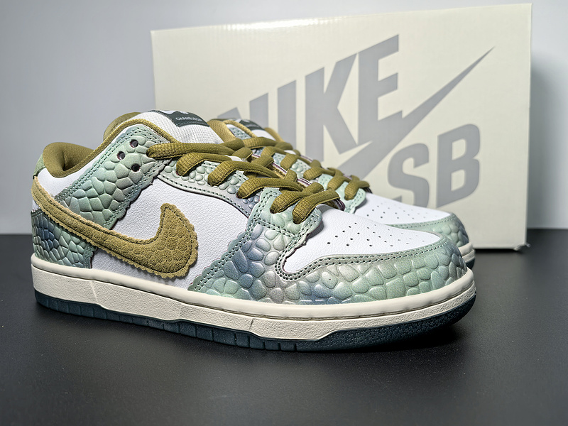 Alexis Sablone x Dunk Low SB 'Chameleon' HJ3386-300