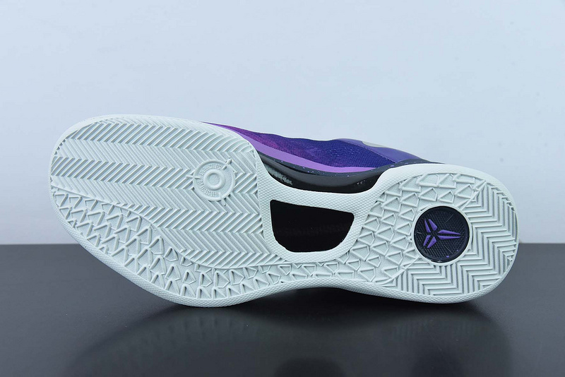 NK Zoom KOBE 8 555035-500