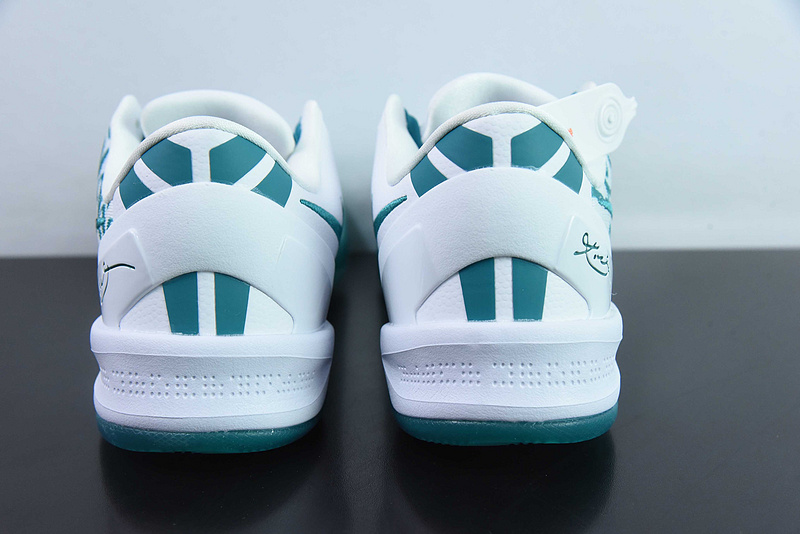 NK Kobe VIII 8 FQ3549-101