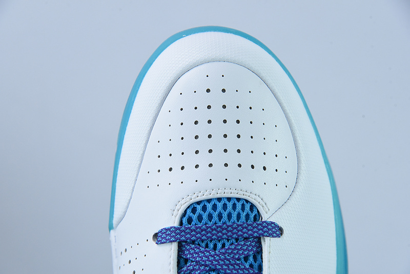 NK Zoom KOBE 4 AV6339-100