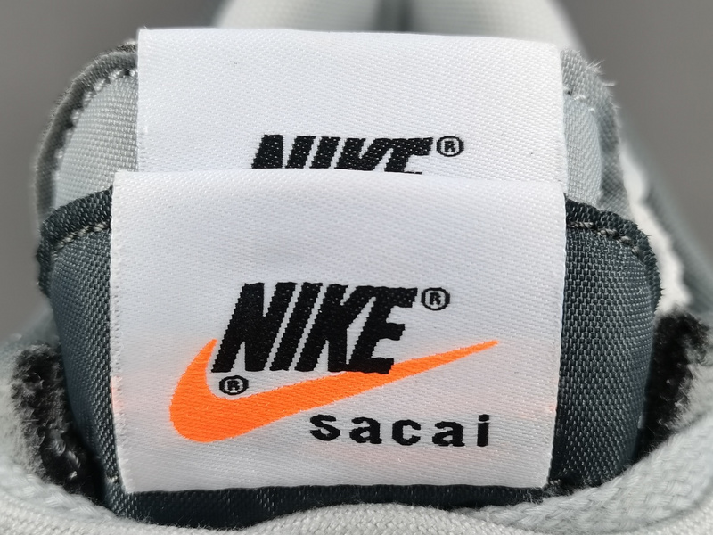 Sacai x Nike Cortez 4.0 DQ0581-001